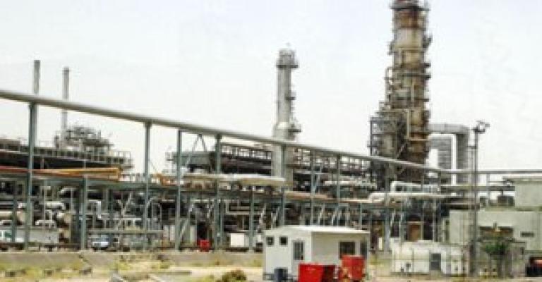 المصفاة تحذر من توقف استيراد المشتقات النفطية 