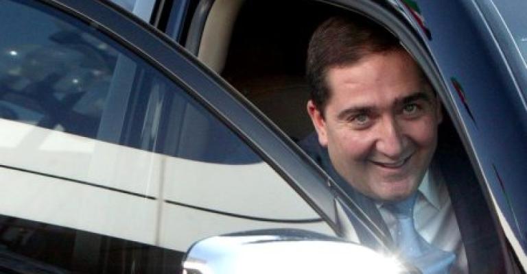 الرفاعي يبدأ حوارا هادفا عبر الفيسبوك