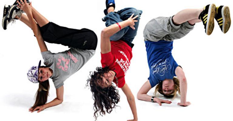 راقصي بريك دانس أمريكيين لتدريب الشباب الأردني