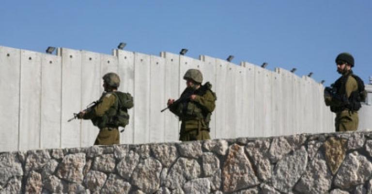 مناهضة جدار الفصل تؤكد على ضورة مقاومة الجدار حتى هدمه