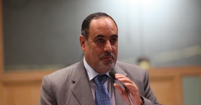 فناطسة يلجأ للقضاء والمعايطة ينفي أن يكون التجميد كيدي