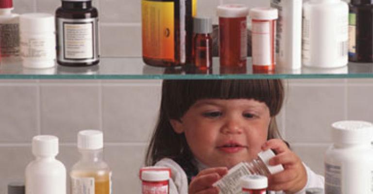 تسمم طفلة بمادة مجهولة