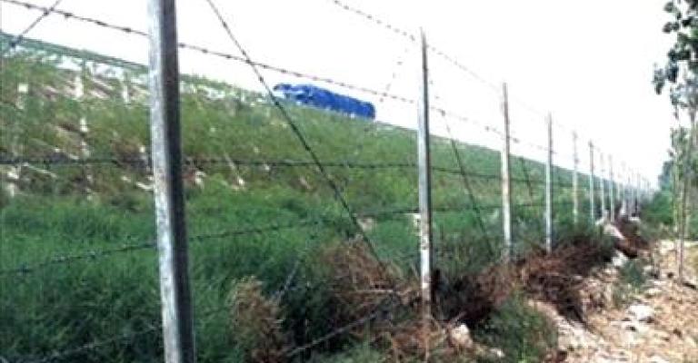 ارتفاع الحرارة يثير المخاوف من اثر الحرائق الإسرائيلية في الأغوار