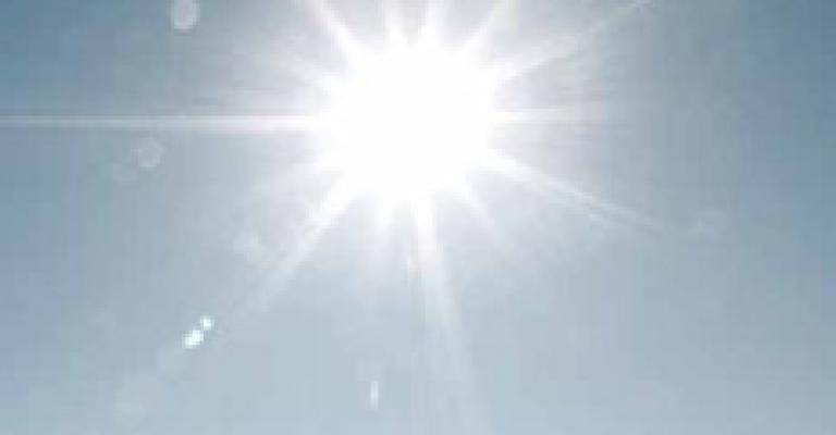 طقس حار والعظمى في عمان35