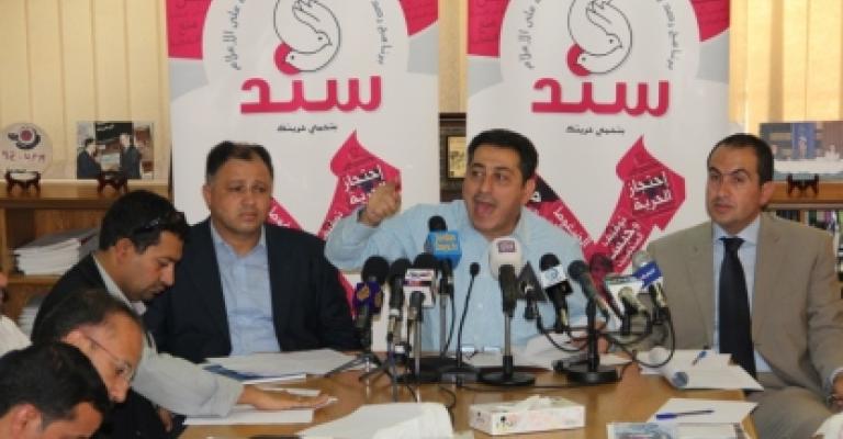 نضال منصور يلوح بالتوجه للمنظمات الدولية إذا لم يحاسب معتدو ساحة النخيل