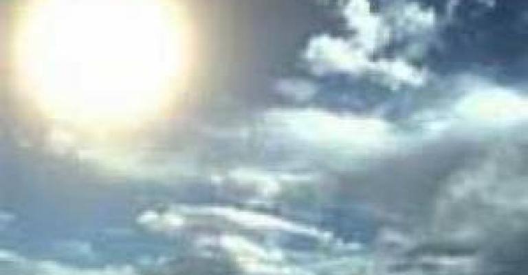 طقس حار نسبياً والعظمى في عمان 32 درجة