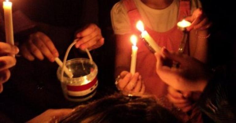 وقفة بالشموع في المفرق تضامنا مع الشعب السوري 