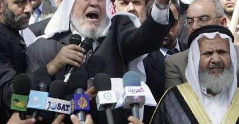 منصور يدعو إلى قرار عربي إسلامي يلزم الدول بإلغاء اتفاقياتها مع إسرائيل