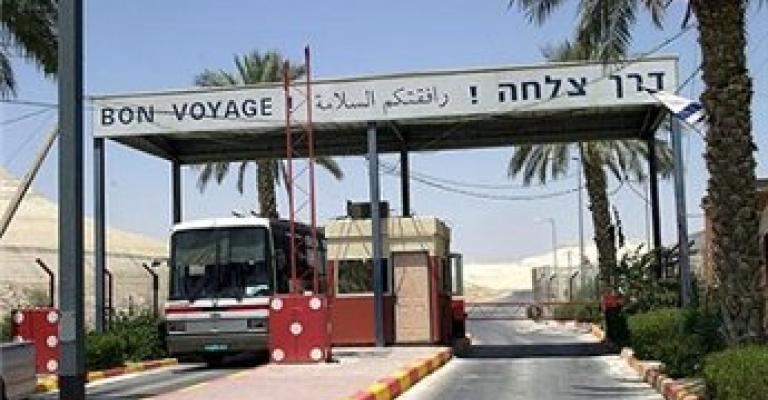 الاحتلال يعيق مرور 40 حافلة أردنية إلى الضفة الاحتلال يعيق مرور 40 حافلة أردنية إلى الضفة