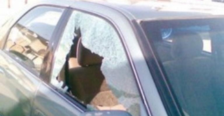 العمل الإسلامي يدين الاعتداء على سيارتي ناشطين في الطفيلة العمل الإسلامي يدين الاعتداء على سيارتي ناشطين في الطفيلة