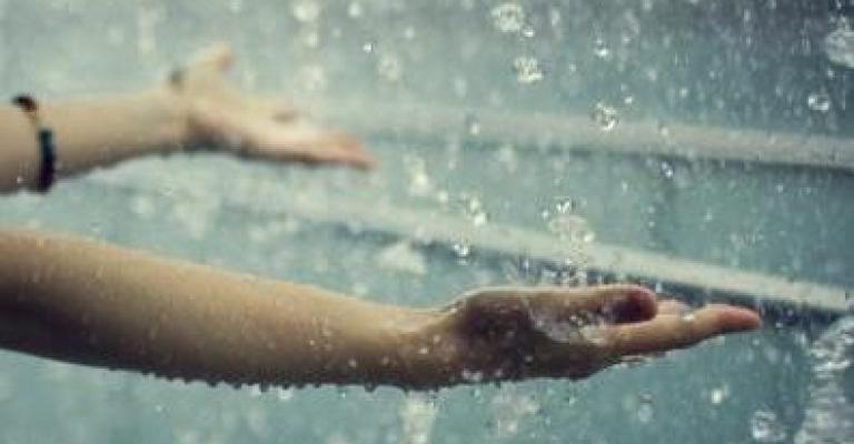 احتمال سقوط زخات من الأمطار شمال المملكة مساء الجمعة