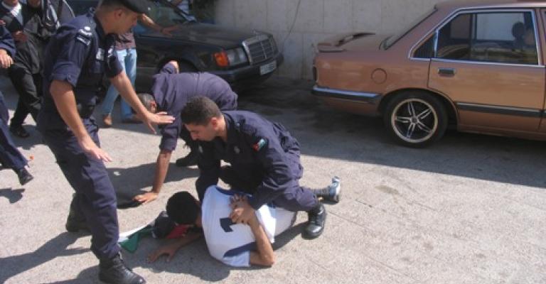 إطلاق سراح دعاس وتوقيف المعتدي عليه خلال مسيرة الجمعة