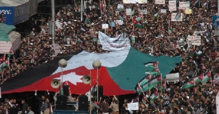 الحراك الشبابي والشعبي يخرج في جمعة الشعب مصدر السلطات