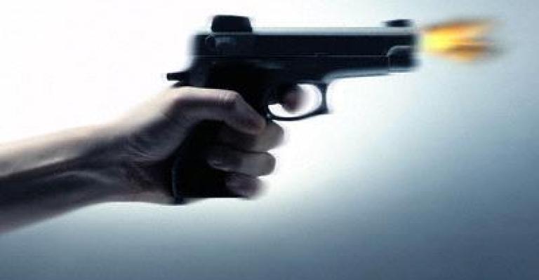 مواطن يطلق النار على عائلة زوجته