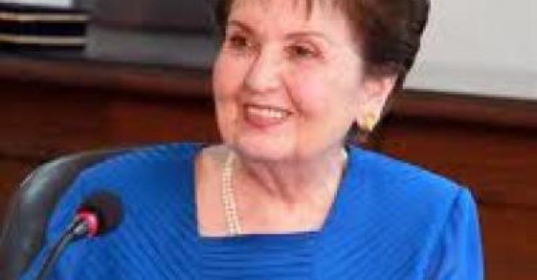 صوت..شرف تتمسك بالاستقالة وتدعو نجلها لبيان أسباب استقالته من البنك المركزي صوت..شرف تتمسك بالاستقالة وتدعو نجلها لبيان أسباب استقالته من البنك المركزي