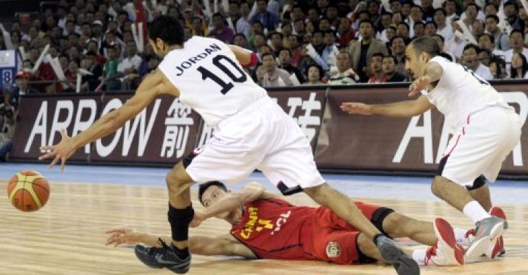 التنين الصيني يلتهم نشامى السلة بنصف سلة