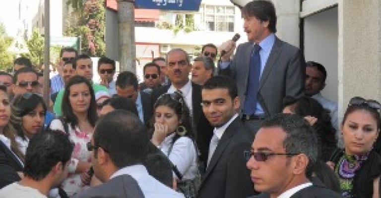 العمل تؤكد قانونية إضراب العاملين في HSBC والإضراب يتواصل