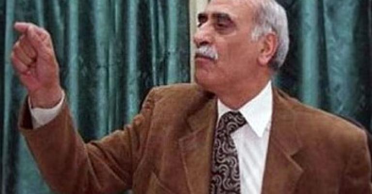 مجهولون يحرقون سيارة النائب الخرابشة مجهولون يحرقون سيارة النائب الخرابشة