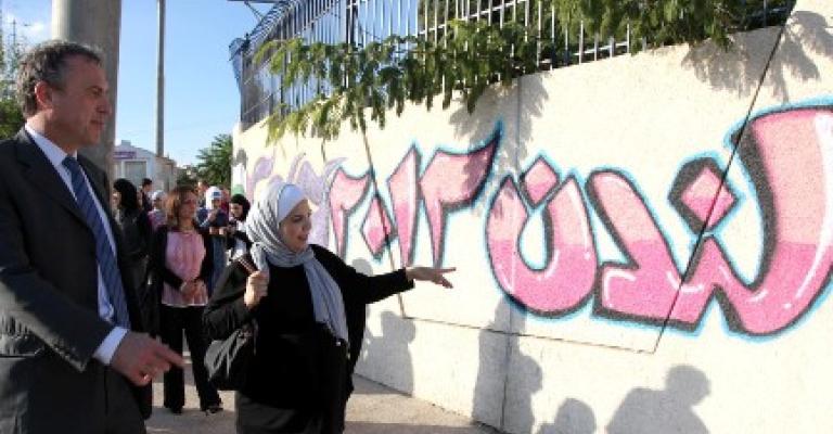 فريزر: بريطانيا تدعم الإصلاح دون تدخل بالشؤون الداخلية فريزر: بريطانيا تدعم الإصلاح دون تدخل بالشؤون الداخلية