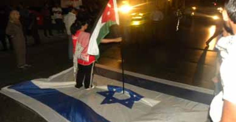 صور.. اعتصام الكالوتي تزامنا مع اعتصام المصريين لإلغاء وادي عربة وكامب ديفيد صور.. اعتصام الكالوتي تزامنا مع اعتصام المصريين لإلغاء وادي عربة وكامب ديفيد