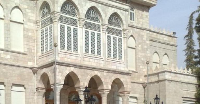 اعتصام أمام الديوان الملكي لمقابلة الملك اعتصام أمام الديوان الملكي لمقابلة الملك