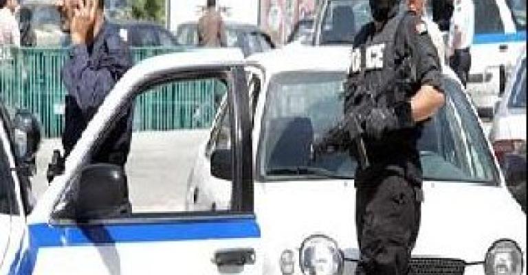 القبض على 5 مطلوبين والحملة الأمنية تتواصل القبض على 5 مطلوبين والحملة الأمنية تتواصل