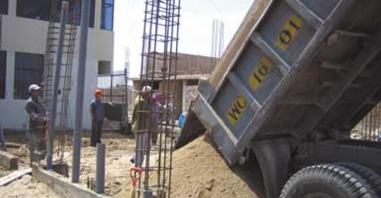 الإحصاءات: 1945 رخصة بناء خلال أب الإحصاءات: 1945 رخصة بناء خلال أب