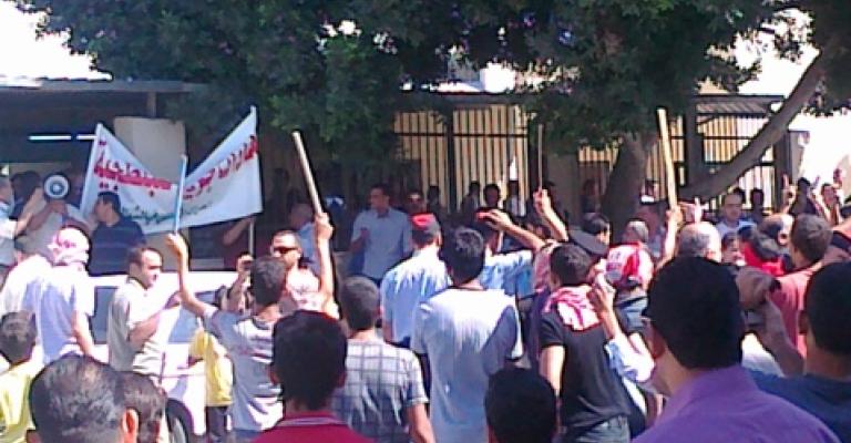 صور.. اعتداء يوقف مسيرة قميم في اربد وآخر في سحاب.. وتهديد للحراك في جرش صور.. اعتداء يوقف مسيرة قميم في اربد وآخر في سحاب.. وتهديد للحراك في جرش