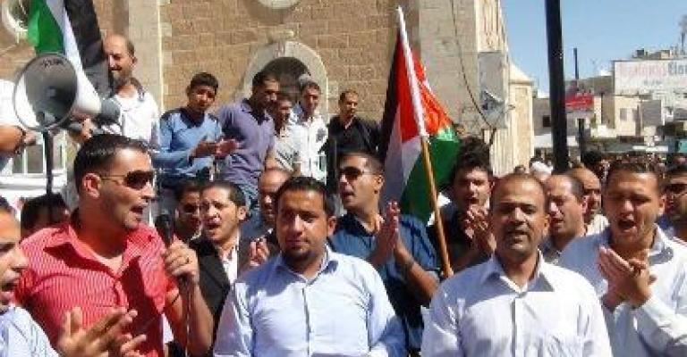 "وحدتنا وحريتنا خطوط حمراء".. جمعة توحد شعارات الجنوب "وحدتنا وحريتنا خطوط حمراء".. جمعة توحد شعارات الجنوب