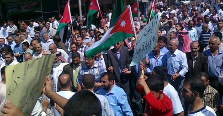 "لن ترهبونا" مسيرة من الحسيني الجمعة وحراك المحافظات يتواصل