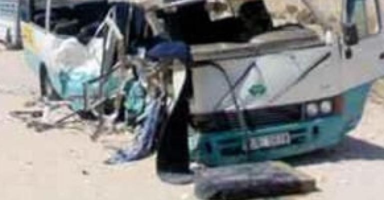 إصابة 13 بينهم أطفال بحادث سير في الكرك إصابة 13 بينهم أطفال بحادث سير في الكرك