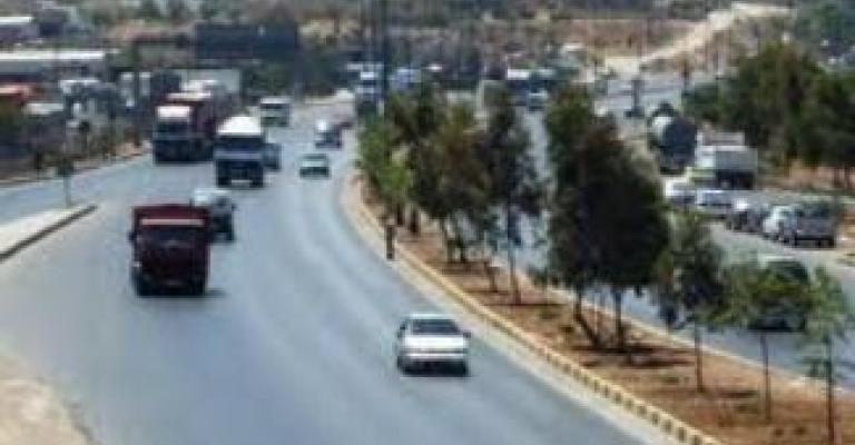 وفاة شخصين وإصابة 10 بحادث تصادم بين 3 مركبات