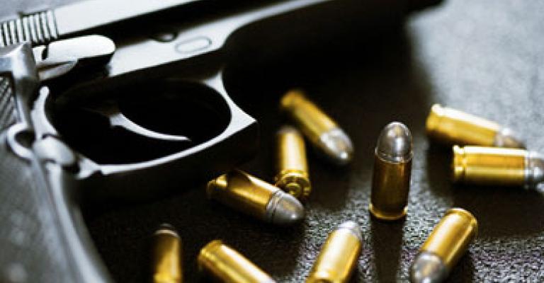 القبض على عصابة متخصصة بالسرقة بعد مطاردة مسلحة القبض على عصابة متخصصة بالسرقة بعد مطاردة مسلحة