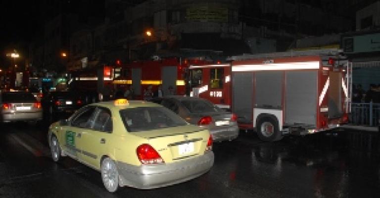 إخماد حريق مخيطة في وسط البلد