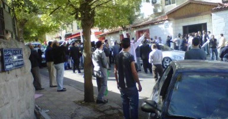 عراك بالأيدي يخلف إصابة أمام مكتبي الجزيرة والعربية عراك بالأيدي يخلف إصابة أمام مكتبي الجزيرة والعربية