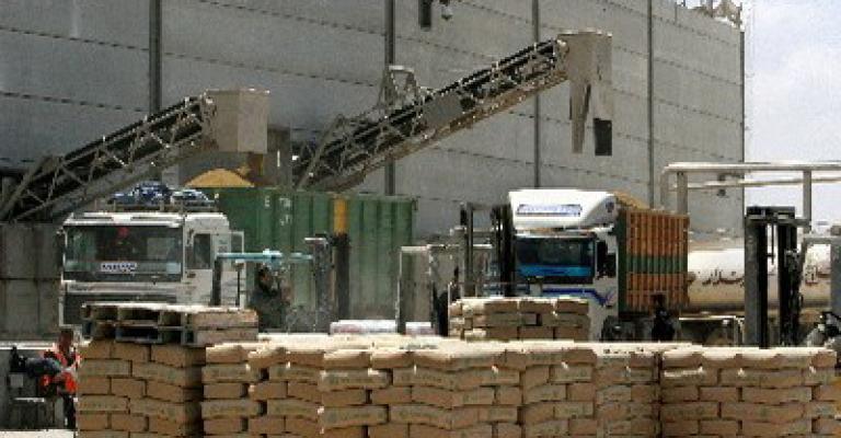 القطرانة: عاطلون عن العمل يغلقون الطريق ويضربون عن الطعام القطرانة: عاطلون عن العمل يغلقون الطريق ويضربون عن الطعام