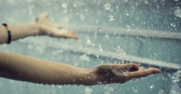 انخفاض على درجات الحرارة وتوقع زخات من المطر