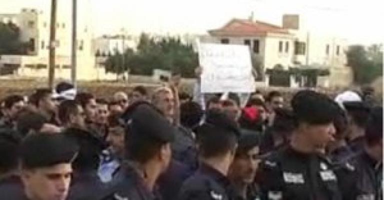 تعزيزات أمنية في محيط السفارة السورية بعد دعوات لاقتحامها