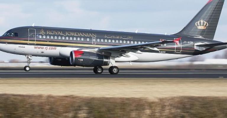 هبوط اضطراري لطائرة الملكية بالمدينة لإسعاف مسافر