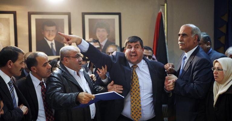 الخرابشة يفوز برئاسة قانونية النواب وأبو علبة بالحريات