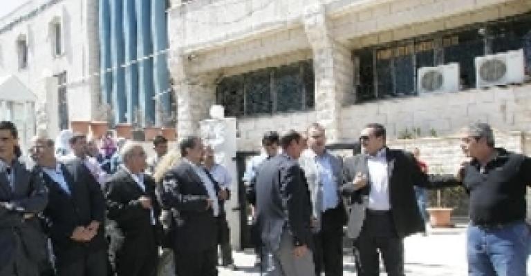 الدستور تتراجع عن إحالة الشريف لمجلس تأديبي