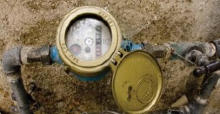 نائبان يطالبان بالسماح بتركيب ساعات مياه وكهرباء للمواطنين