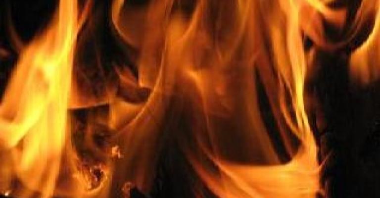 عين الباشا: إخماد حريق في منجرة