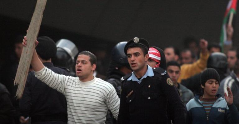 الحراك الشبابي يكشف بالفيديو والصور البلطجة والتهديدات
