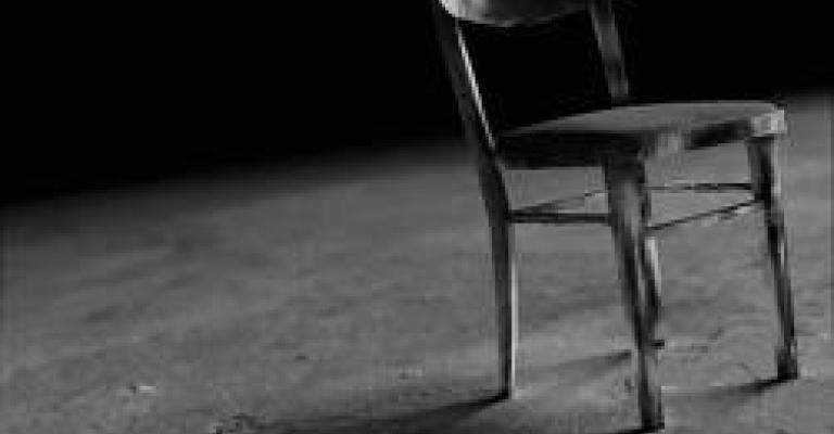 أمسية شعرية.. لم يحضر احد أمسية شعرية.. لم يحضر احد