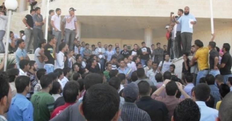 الطفيلة التقنية تفصل 14 طالبا والمساعفة يبرر القرار- وثائق