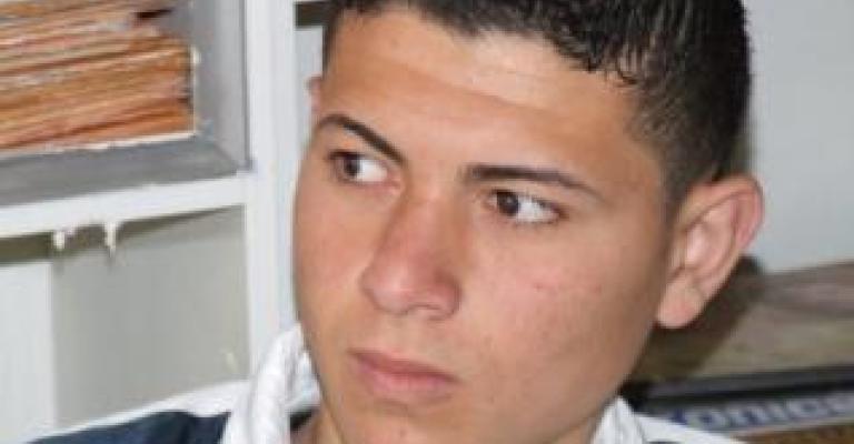 أبو عيسى يواصل الإضراب وحالته الصحية تسوء أبو عيسى يواصل الإضراب وحالته الصحية تسوء