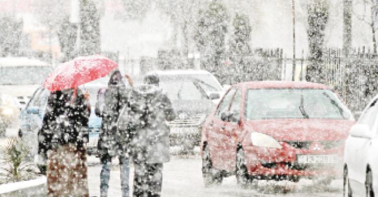 نادي 4 × 4 يساند الدفاع المدني خلال العاصفة الثلجية نادي 4 × 4 يساند الدفاع المدني خلال العاصفة الثلجية