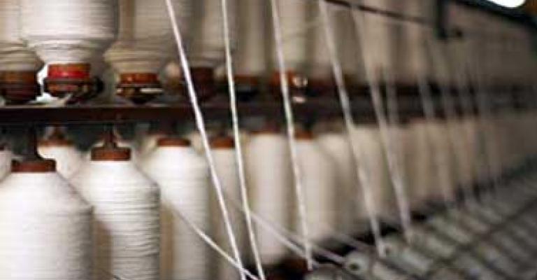 عمال النسيج غاضبون لاستثنائهم من الحد الأدنى للأجور