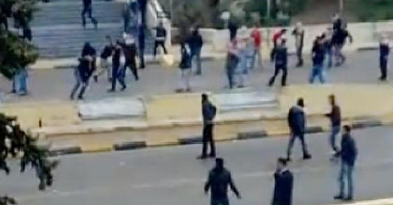 الأردنية: جلوس فتاة مع زميلها يتسبب بمشاجرة عشائرية الأردنية: جلوس فتاة مع زميلها يتسبب بمشاجرة عشائرية